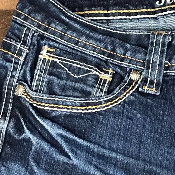 Red Camel Embellished Flap Pocket Skinny Jeans - Picture 5 of 15